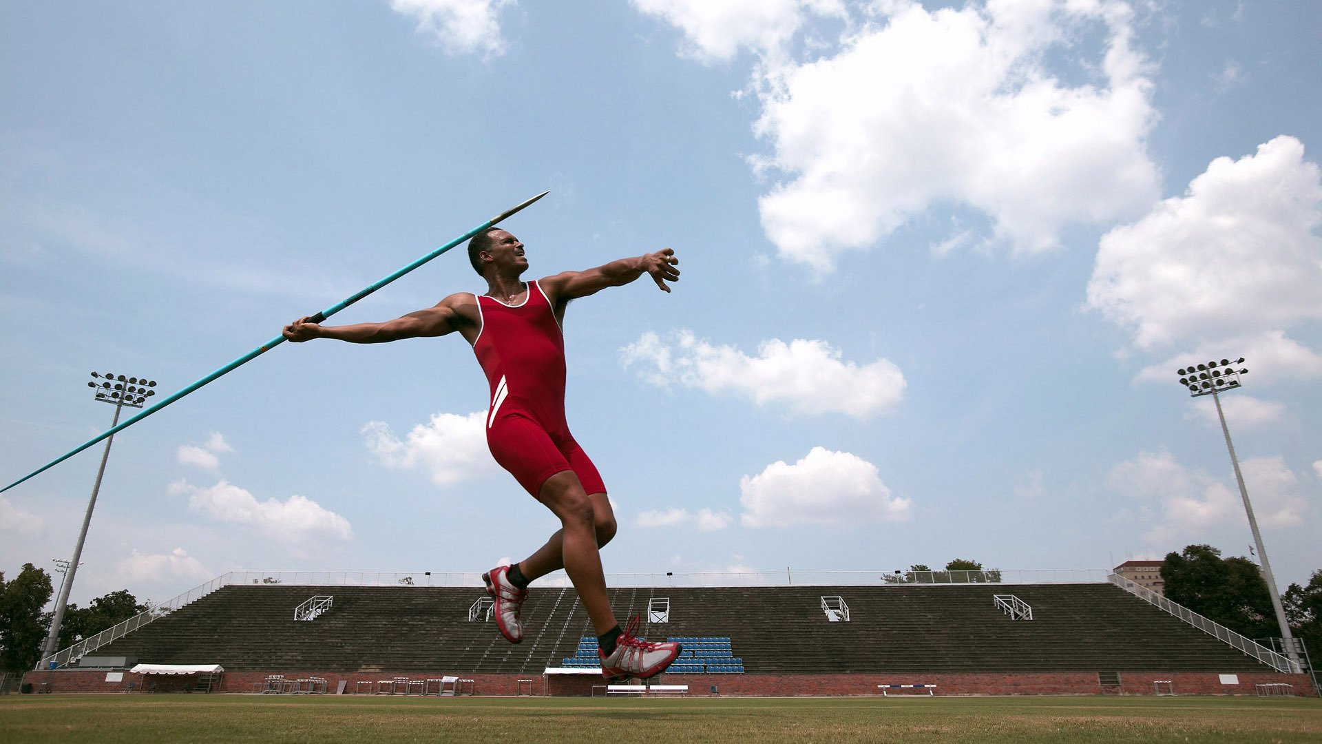 掘金替补中锋称比赛经验仍需提升,掘金得分后卫